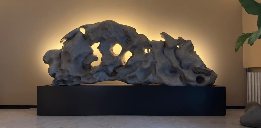 Lifeless Sculpture 